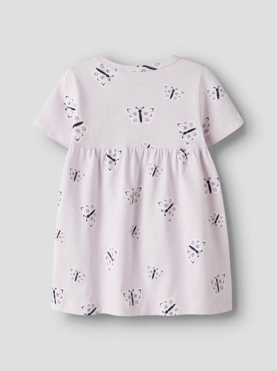 name it Kurzarmkleid lila mit Schmetterlingen (nbfvandora)
