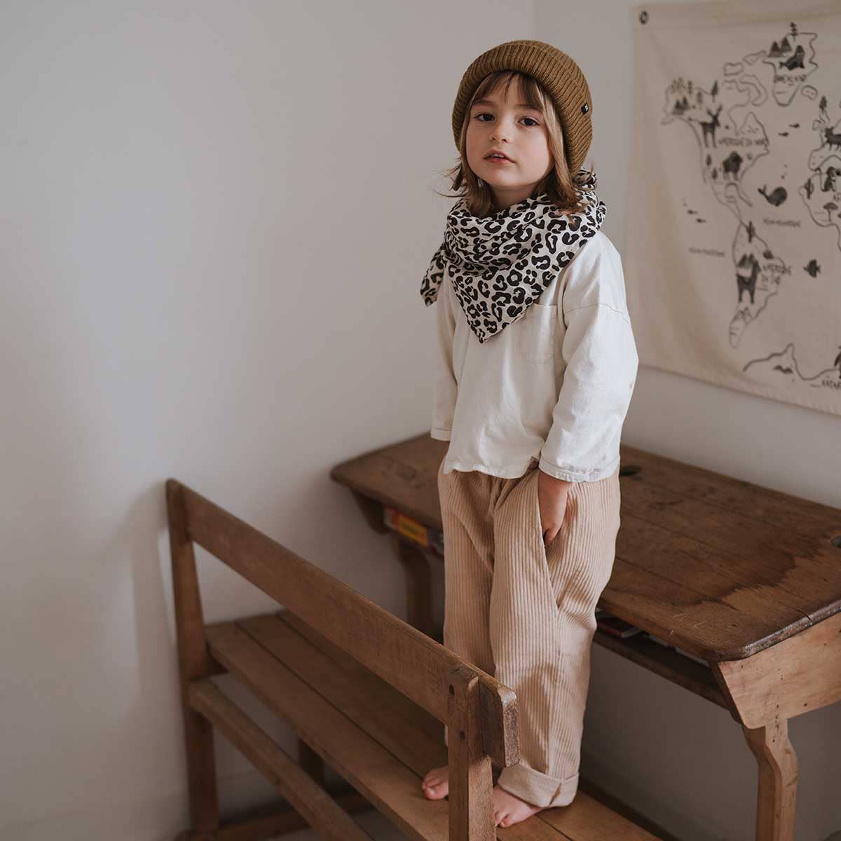 rose in april BIANCA Mullwickeldecke mit Leopardenmuster in Greige: GRAOU / M 70x70