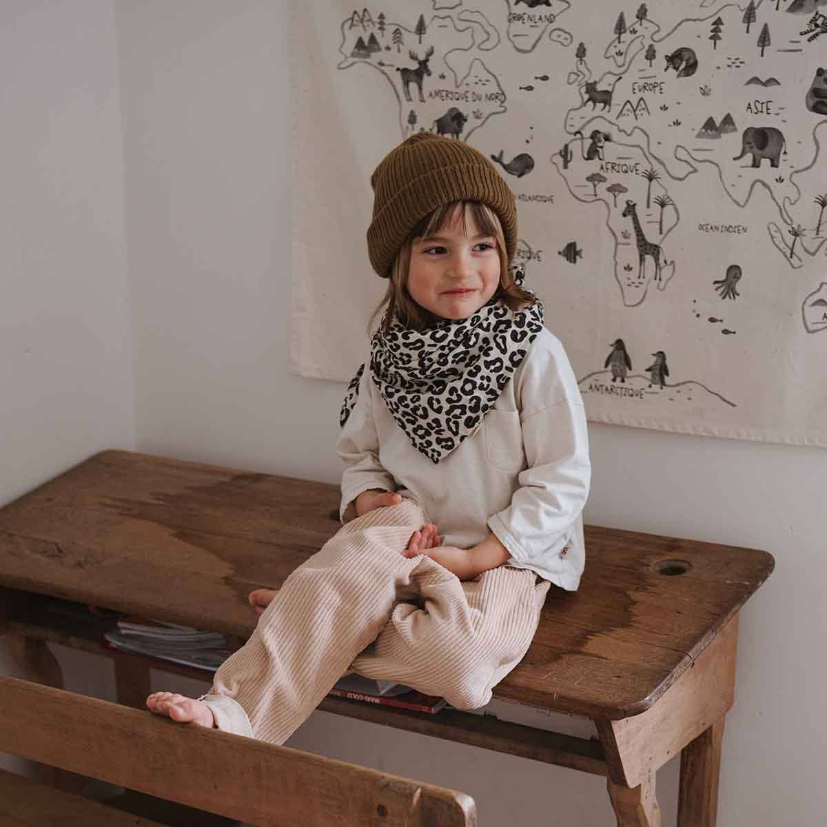 rose in april BIANCA Mullwickeldecke mit Leopardenmuster in Greige: GRAOU / M 70x70