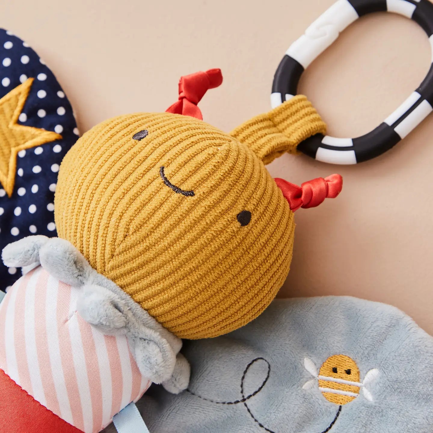 just bee kids Babyspielzeug Schmetterling