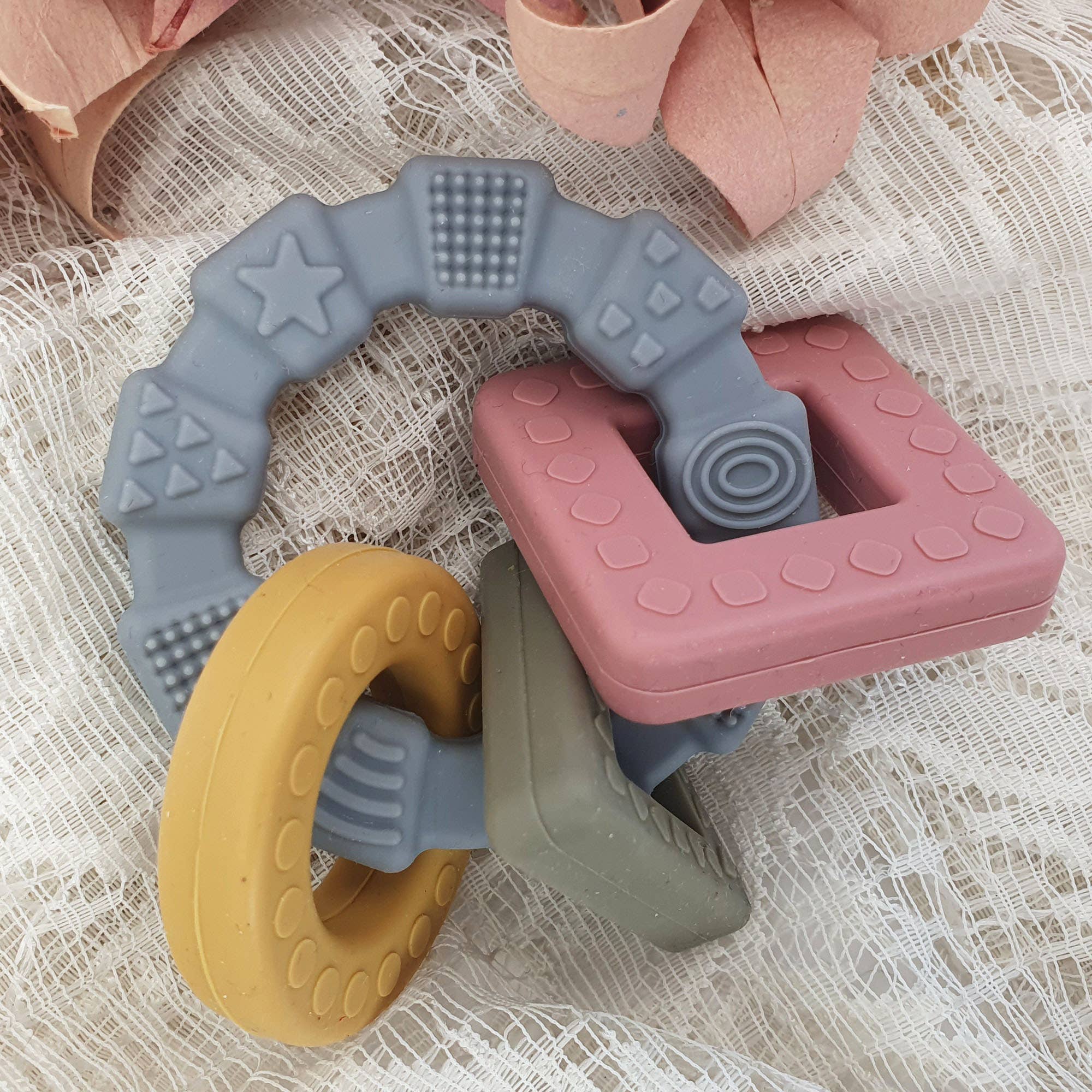 Beißring Geometry aus Silikon für Babys