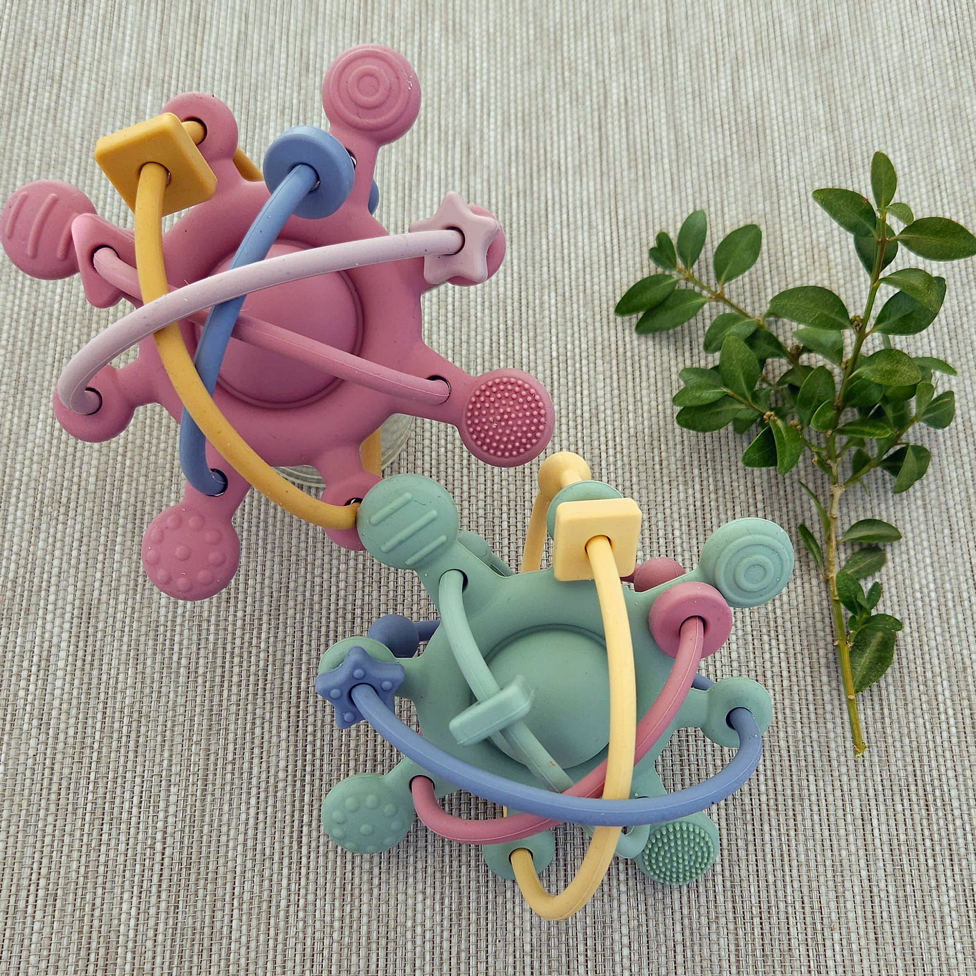 Orbit Baby Silikon-Aktivitätsspielzeug Cameo Green