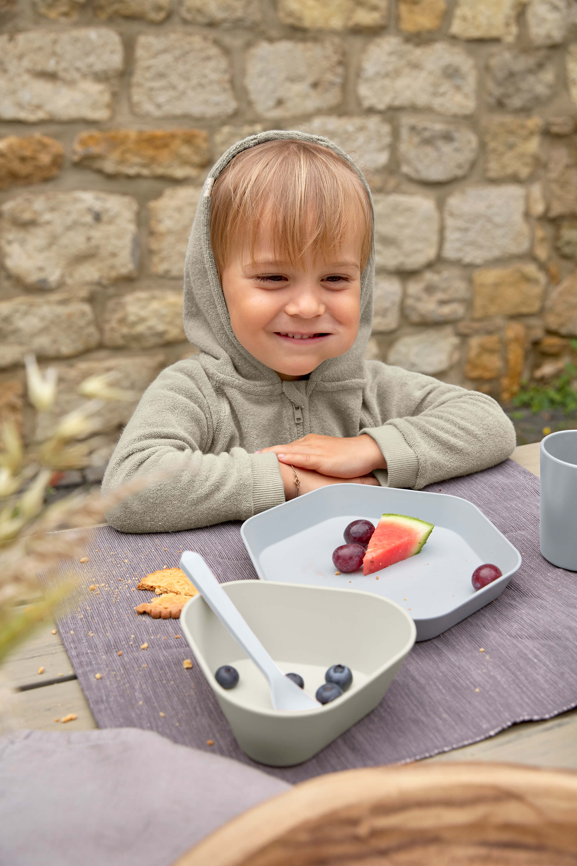 Lässig Kinderschale Geo in grau