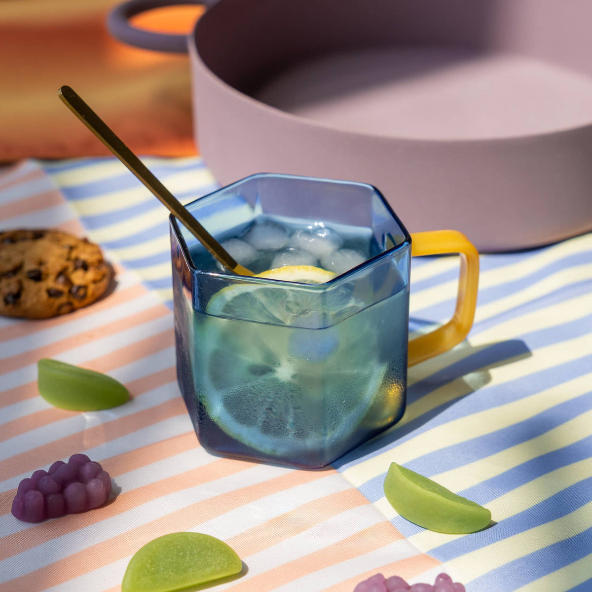 Helio Ferretti BLAUER GEOMETRISCHER GLASBECHER