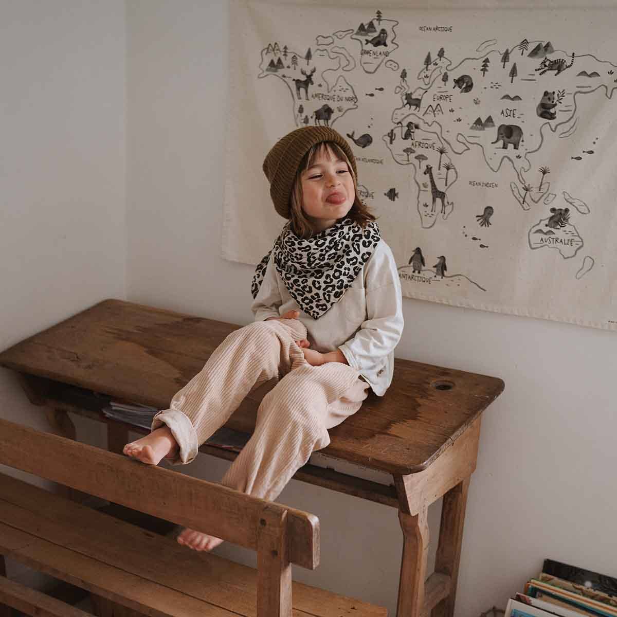 rose in april BIANCA Mullwickeldecke mit Leopardenmuster in Greige: GRAOU / M 70x70