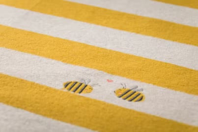David Fussenegger Juwel Babydecke mit Bienen