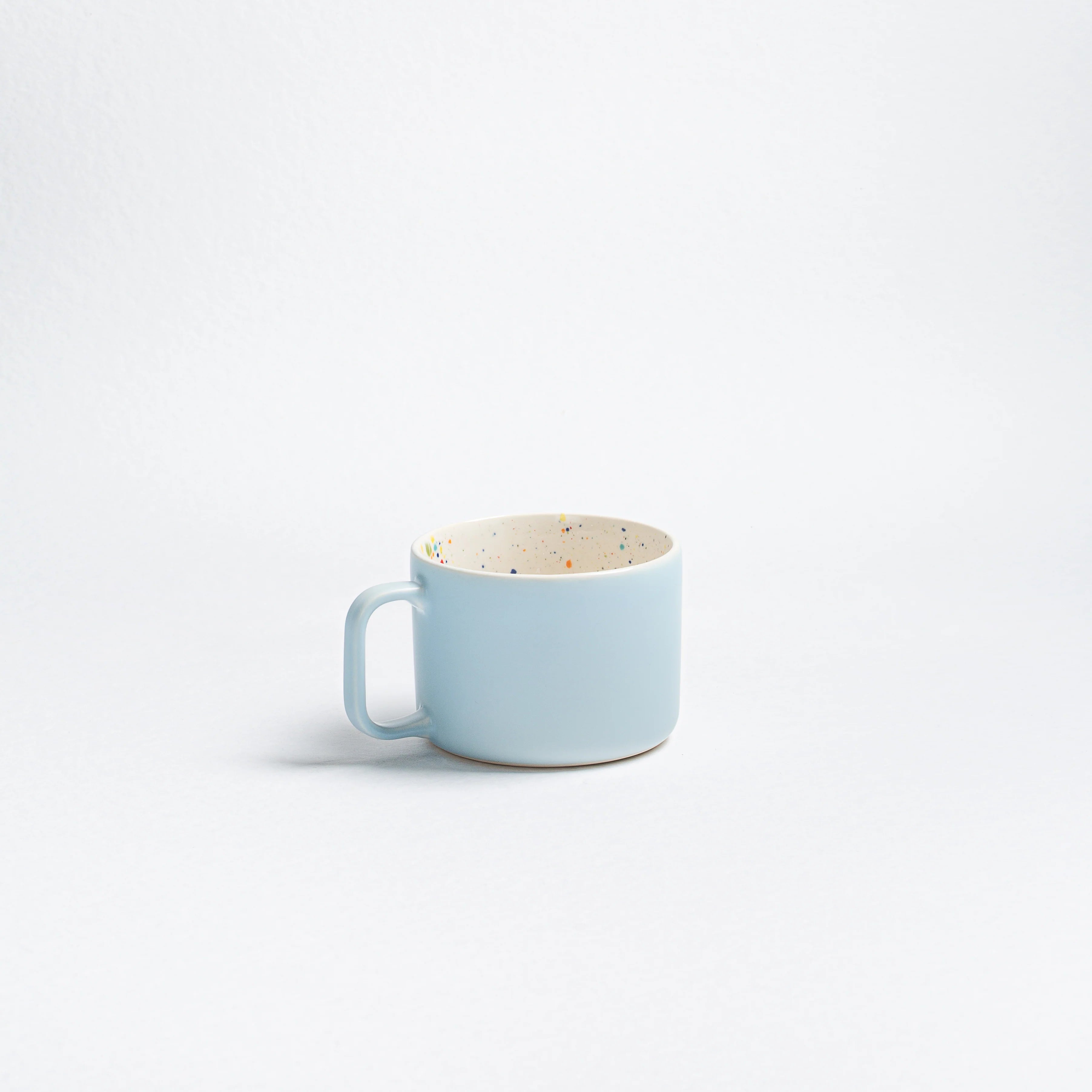 egg back home Breeze Party In Stoneware Mug hellblau/weiß