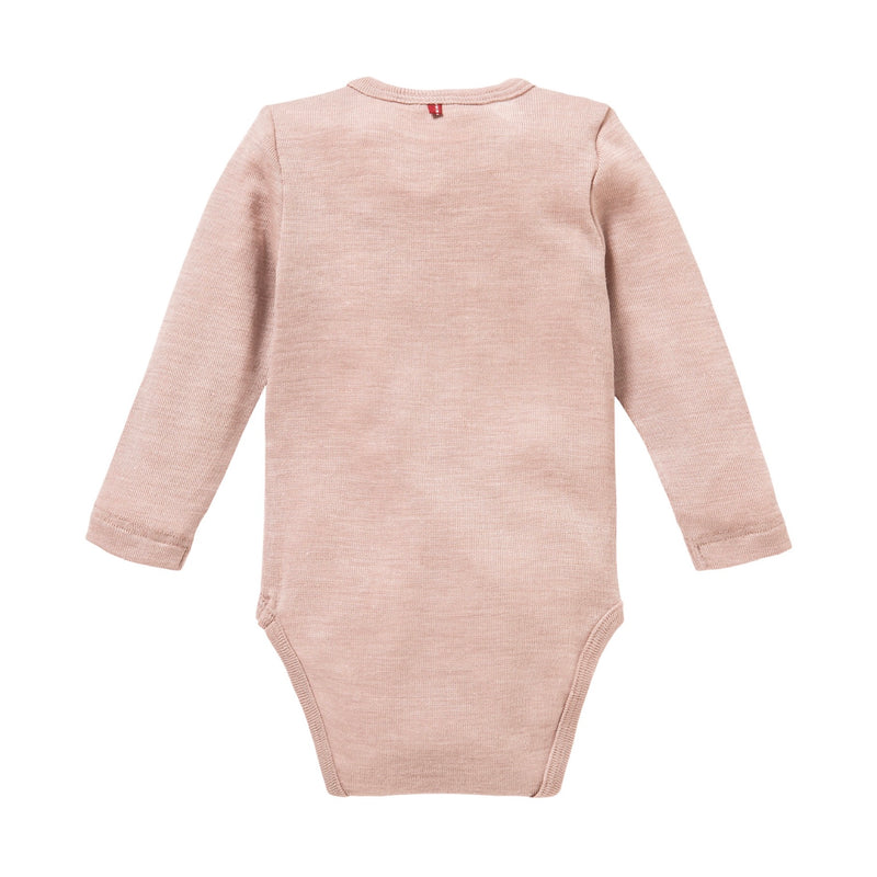 People wear organic Body Wolle-Seide rosé