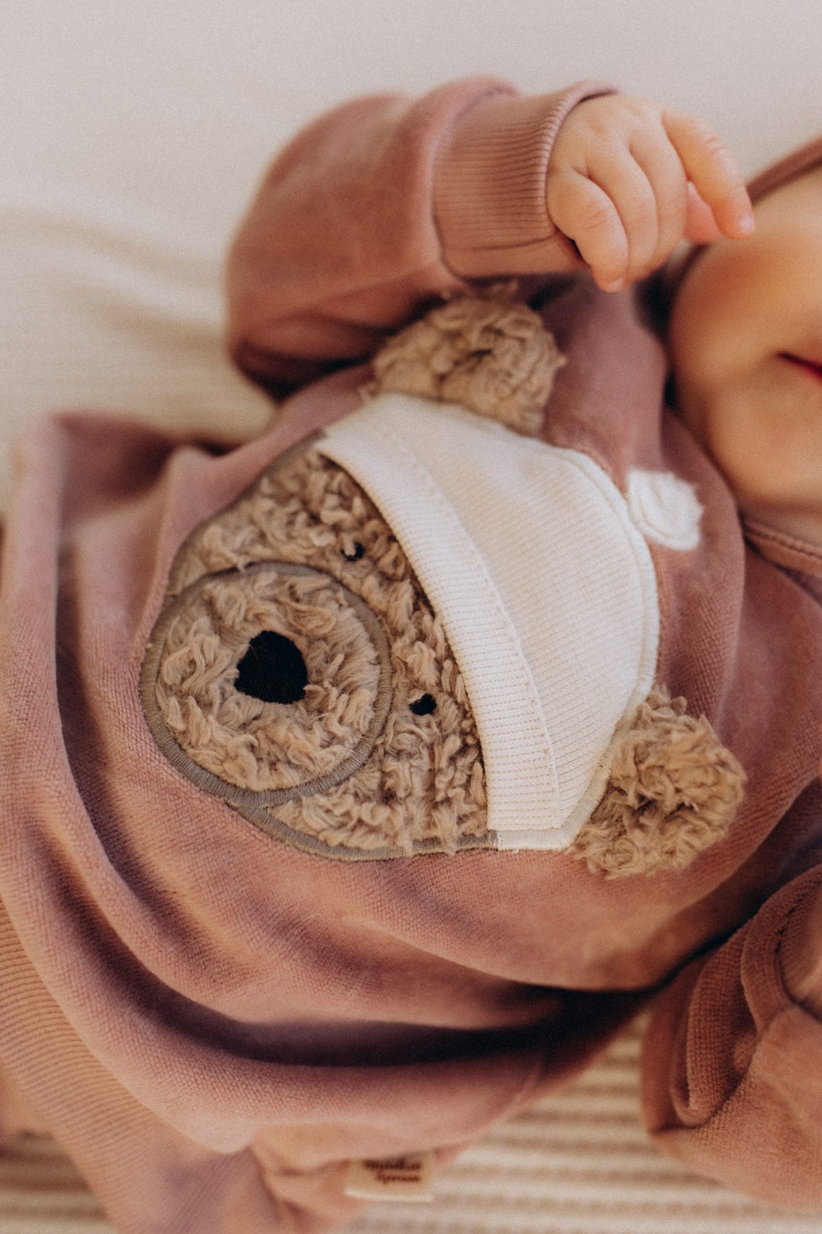 wooly organic Sweatshirt mit einem Teddybär