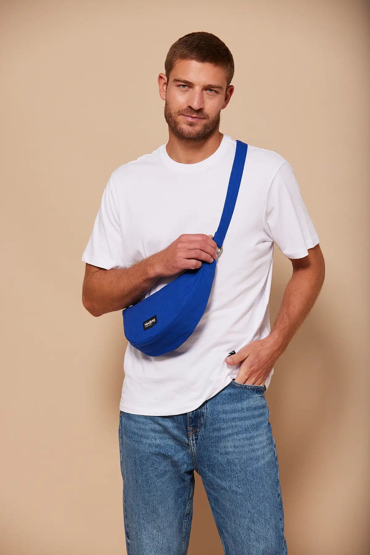 hindbag Andrea Bauchtasche electrique blue