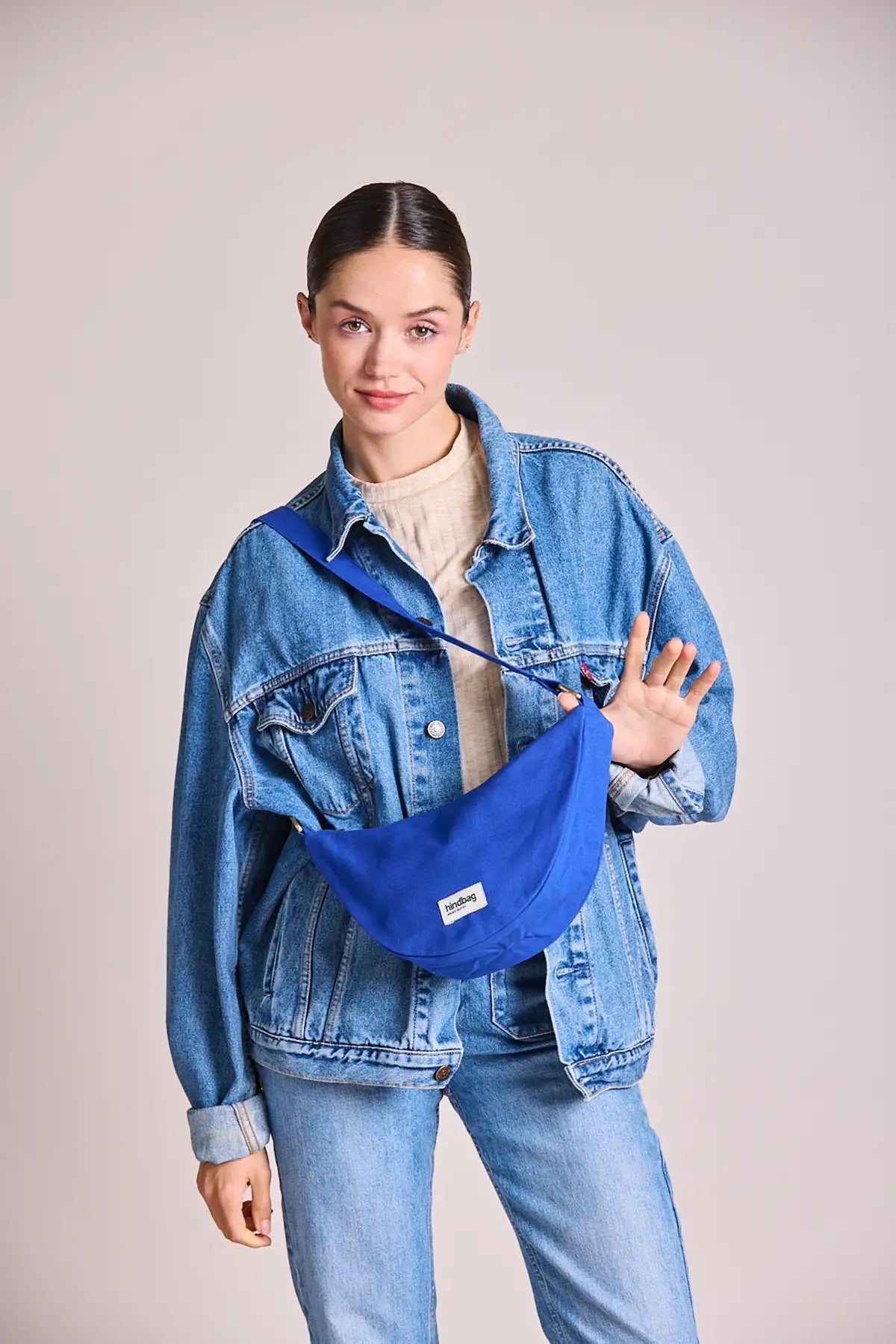 hindbag Andrea Bauchtasche electrique blue
