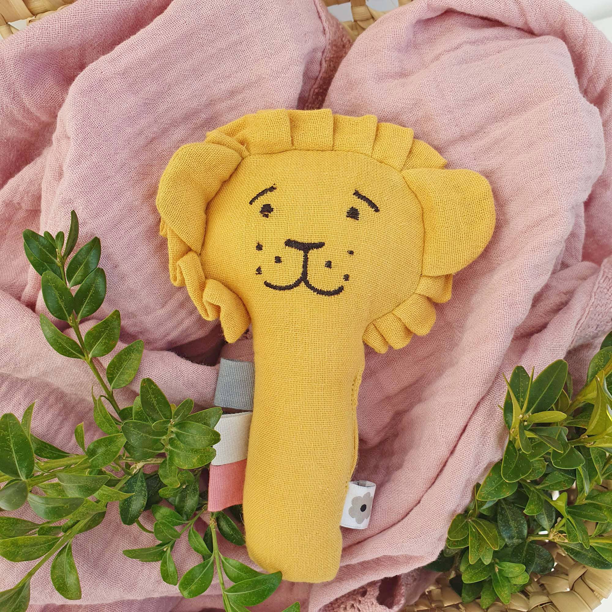 Organic Soft Rattle Lion Ocker