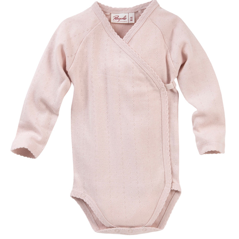 People wear Organic Wickelbody Rosa